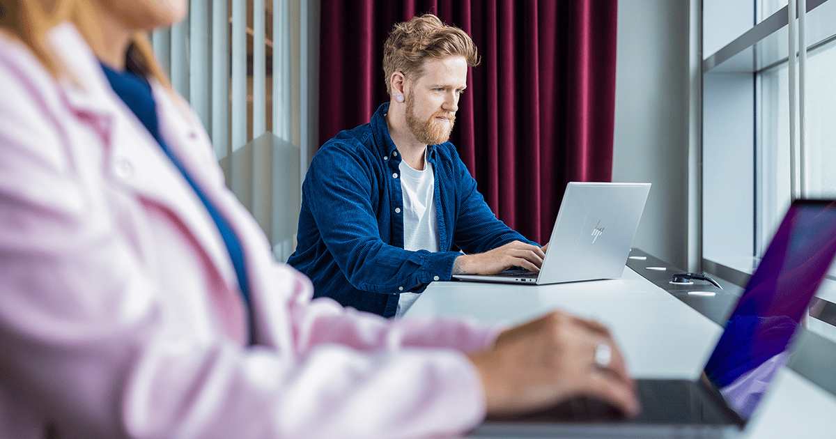 Miten Azure Virtual Desktop Hybrid modernisoi työpöytäympäristön?