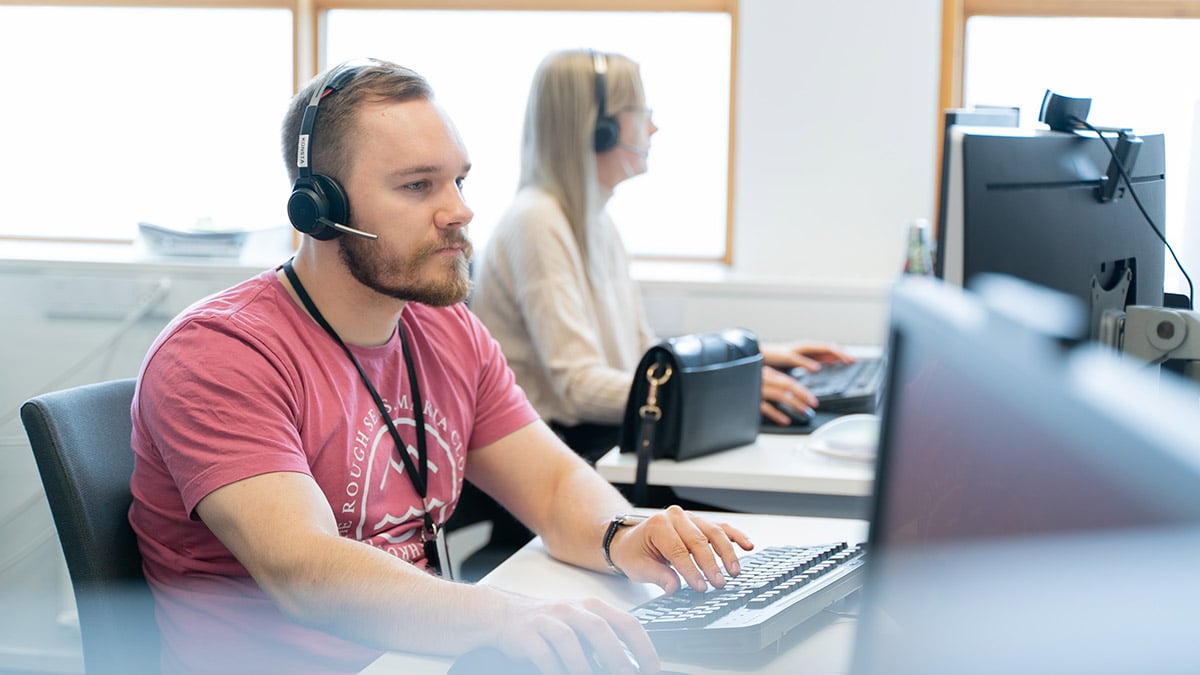 <span id="hs_cos_wrapper_name" class="hs_cos_wrapper hs_cos_wrapper_meta_field hs_cos_wrapper_type_text" style="" data-hs-cos-general-type="meta_field" data-hs-cos-type="text" >Uusi intra toi kaiken tiedon OmaSp:n asiantuntijoiden saataville selkeästi</span>