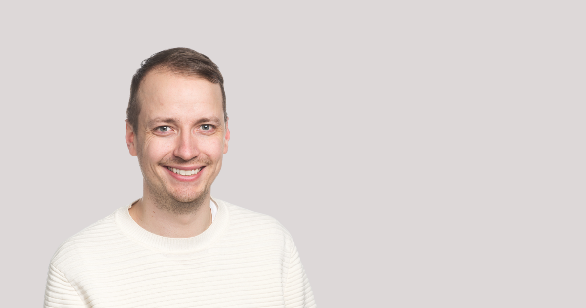 <span id="hs_cos_wrapper_name" class="hs_cos_wrapper hs_cos_wrapper_meta_field hs_cos_wrapper_type_text" style="" data-hs-cos-general-type="meta_field" data-hs-cos-type="text" >Millaista on ratkaisumyyjän työ Advanialla?</span>